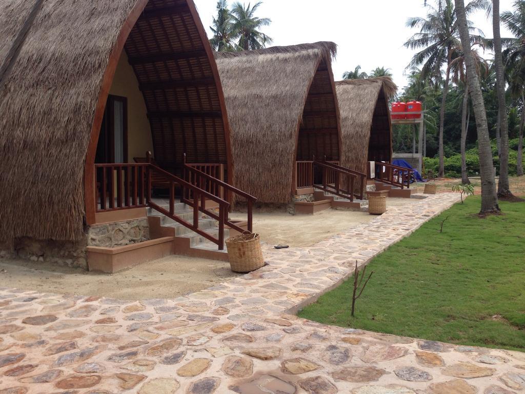 Karimun Lumbung Hotell Karimunjawa Eksteriør bilde