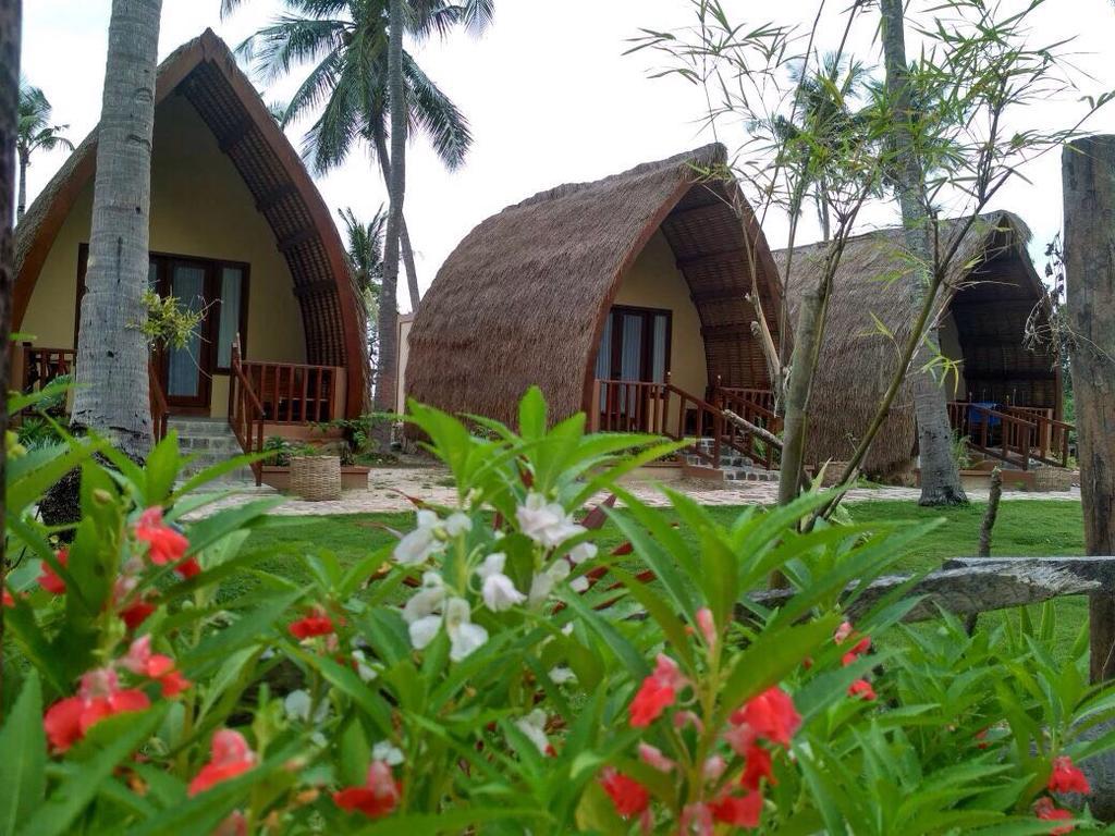 Karimun Lumbung Hotell Karimunjawa Eksteriør bilde