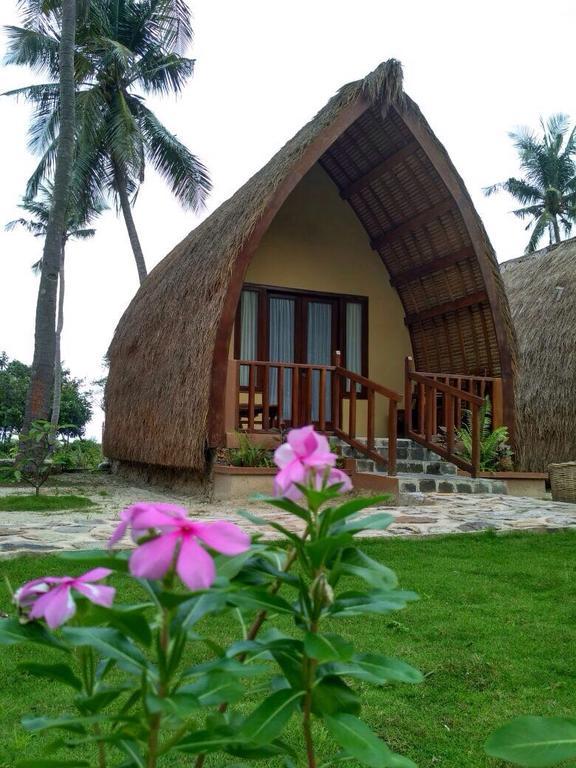 Karimun Lumbung Hotell Karimunjawa Eksteriør bilde